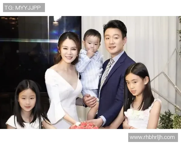 刘娜谈排球生涯:从青涩球员到国家队的奋斗与荣耀 刘娜谈排球生涯:从青涩球员到国家队的奋斗与荣耀