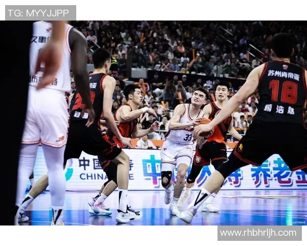 上海篮球队配合问题引发热议球迷与专家各抒己见探讨未来发展方向